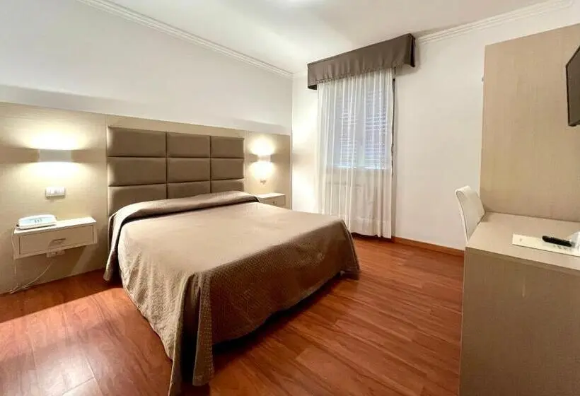 اتاق اکونومی, Le Naiadi Park Hotel Sul Lago