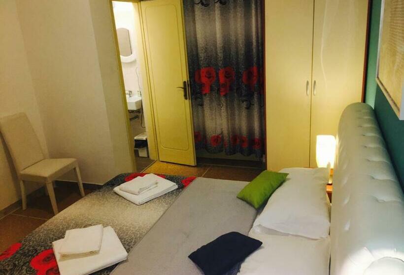 اتاق لوکس با بالکن, Pearl Pisa Guest House
