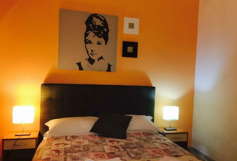 اتاق استاندارد با سرویس بهداشتی مشترک, Pearl Pisa Guest House