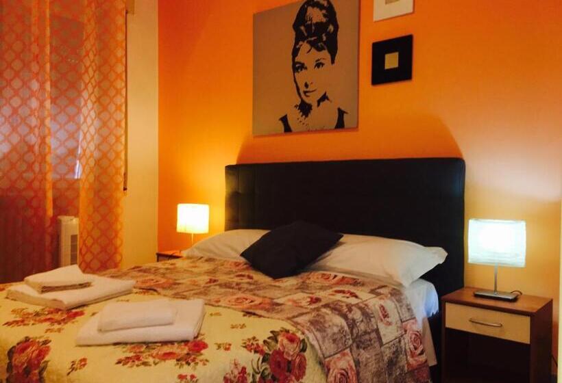 اتاق استاندارد با سرویس بهداشتی مشترک, Pearl Pisa Guest House