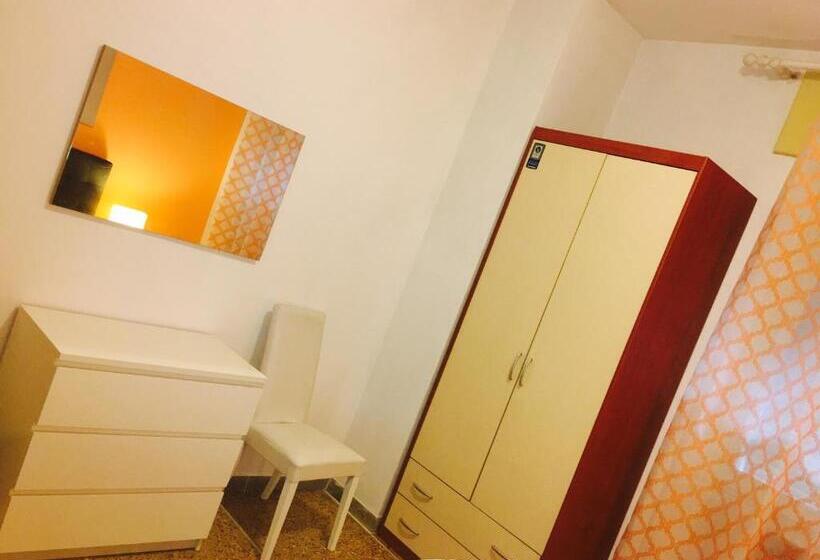 اتاق استاندارد با سرویس بهداشتی مشترک, Pearl Pisa Guest House