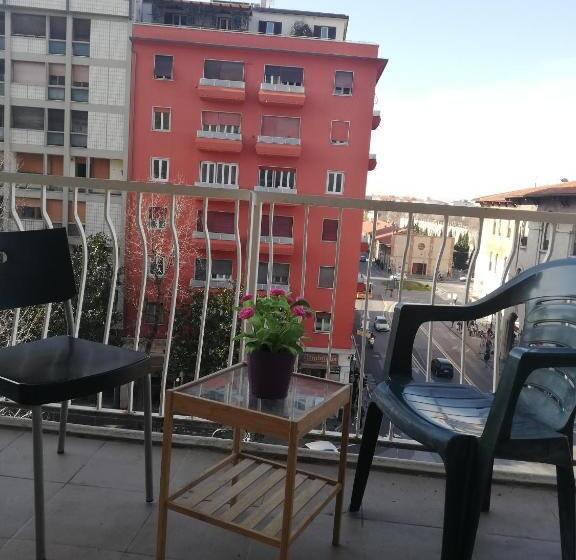 اتاق استاندارد با سرویس بهداشتی مشترک, Pearl Pisa Guest House