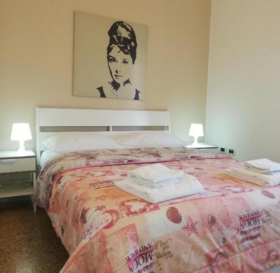 اتاق استاندارد با سرویس بهداشتی مشترک, Pearl Pisa Guest House