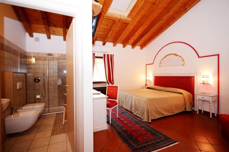 غرفة قياسية ثلاثية, Resort La Mola