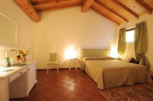 غرفة قياسية ثلاثية, Resort La Mola