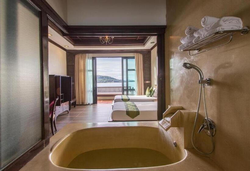 Deluxe Suite, Racha Kiri Resort & Spa, Khanom