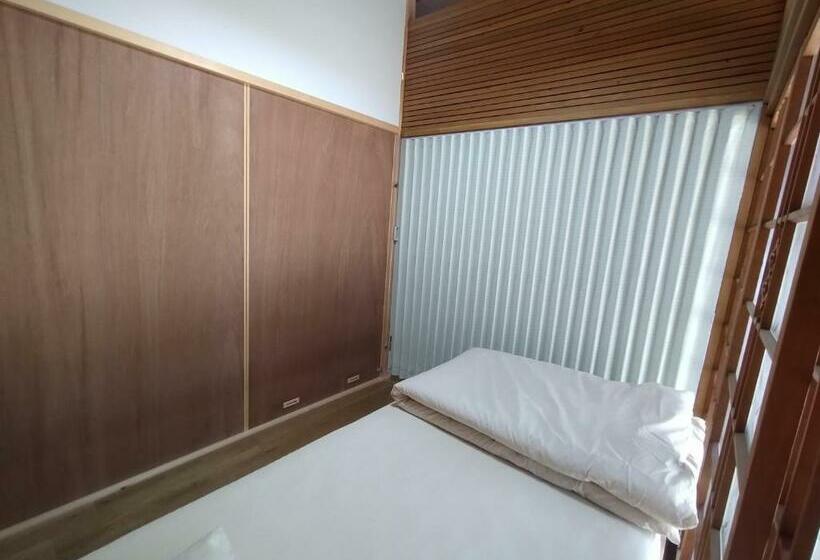 Ekonomiskt Enkelrum, Guesthouse Tonari