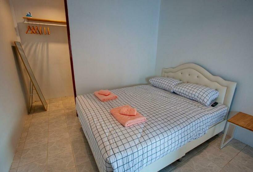 스탠다드 룸, Baan Hall Hostel