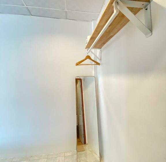 스탠다드 룸, Baan Hall Hostel