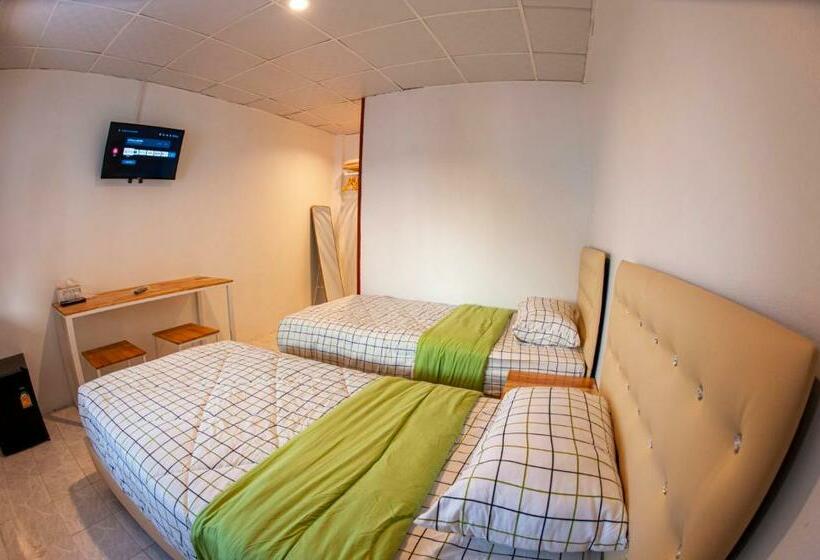 Номер Стандарт, Baan Hall Hostel