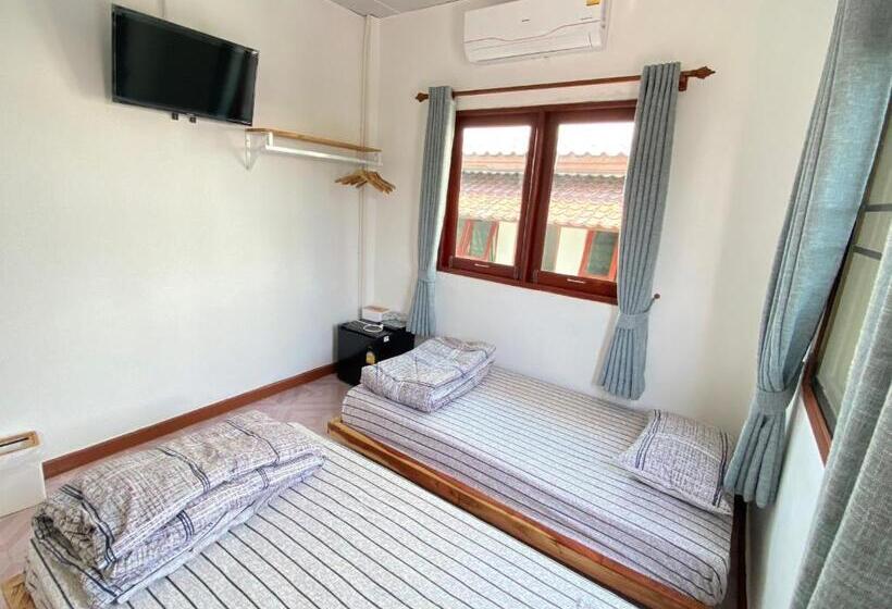 공동 객실, Baan Hall Hostel