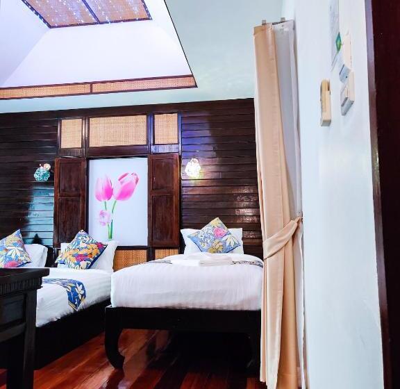 디럭스 트리플 룸, Nan Bluesky Resort And Spa