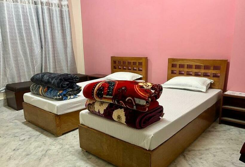 اتاق استاندارد با بالکن, Miracle Springs Guest House