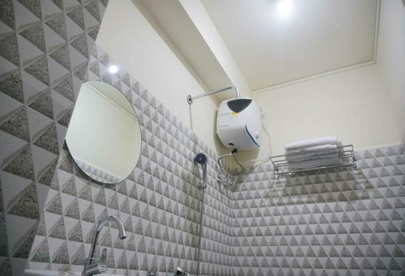 اتاق خانوادگی, Miracle Springs Guest House