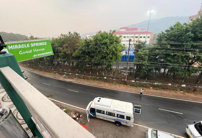 اتاق لوکس, Miracle Springs Guest House