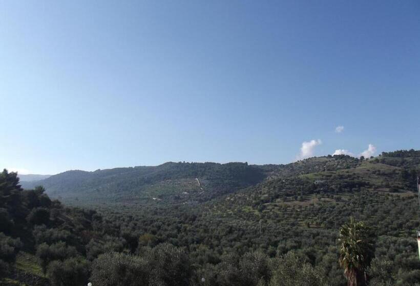 חדר לארבעה סטנדרטי עם מרפסת, Agricostella Agriturismo Vieste