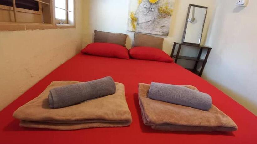 带共用浴室的标准房间, Quiikcat