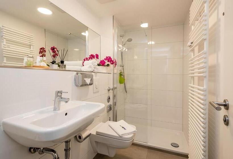 استودیو کامفورت, Apartments Rosenthal Residence