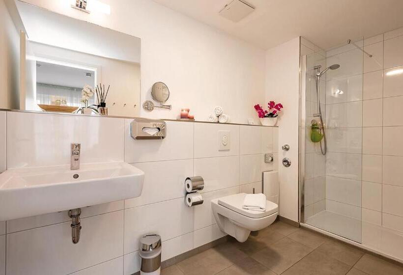 استودیو کامفورت, Apartments Rosenthal Residence