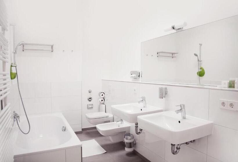 سوئیت پنت هاوس, Apartments Rosenthal Residence