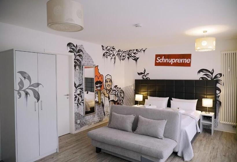 استودیوی سوپریور, Apartments Rosenthal Residence