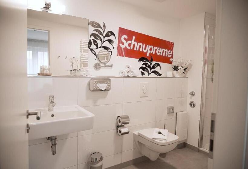 استودیوی سوپریور, Apartments Rosenthal Residence