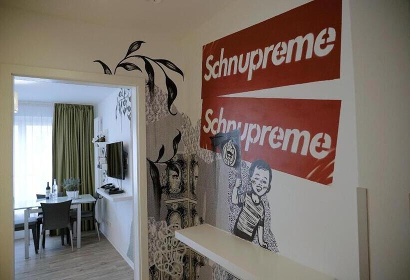 استودیوی سوپریور, Apartments Rosenthal Residence