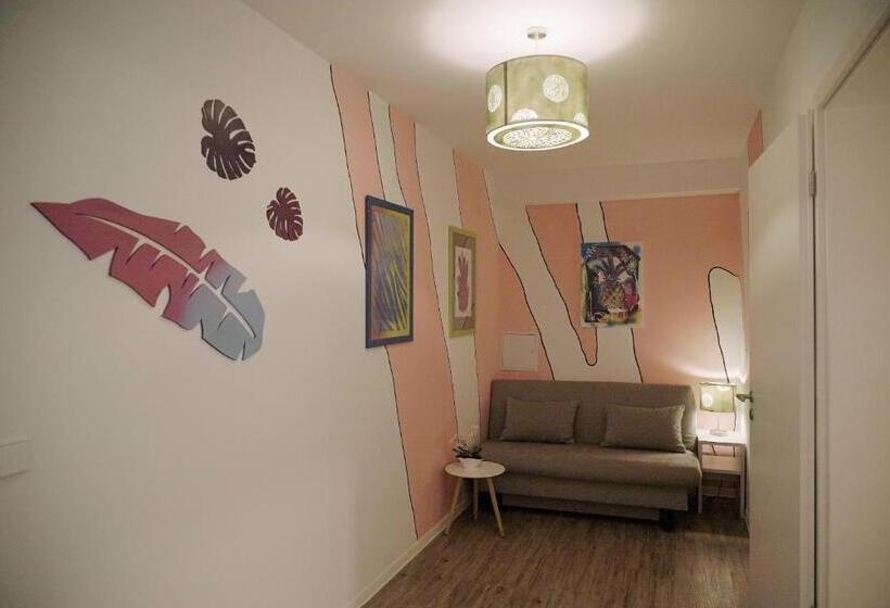 استودیوی سوپریور, Apartments Rosenthal Residence