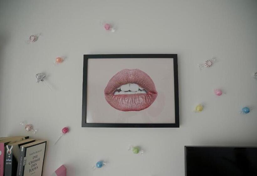 استودیوی سوپریور, Apartments Rosenthal Residence