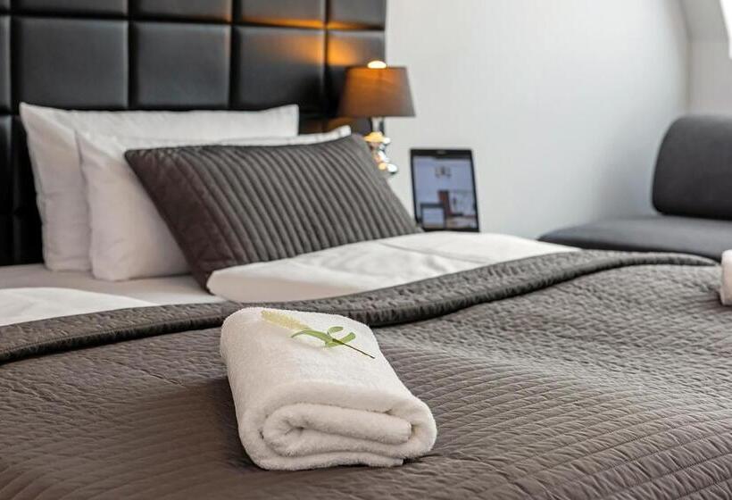 سوئیت پنت هاوس, Apartments Rosenthal Residence