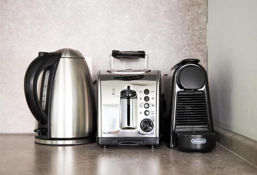 استودیوی سوپریور, Apartments Rosenthal Residence