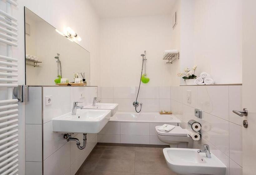 سوئیت پنت هاوس, Apartments Rosenthal Residence