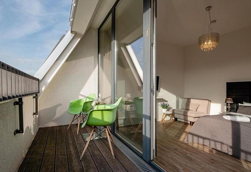 سوئیت پنت هاوس, Apartments Rosenthal Residence
