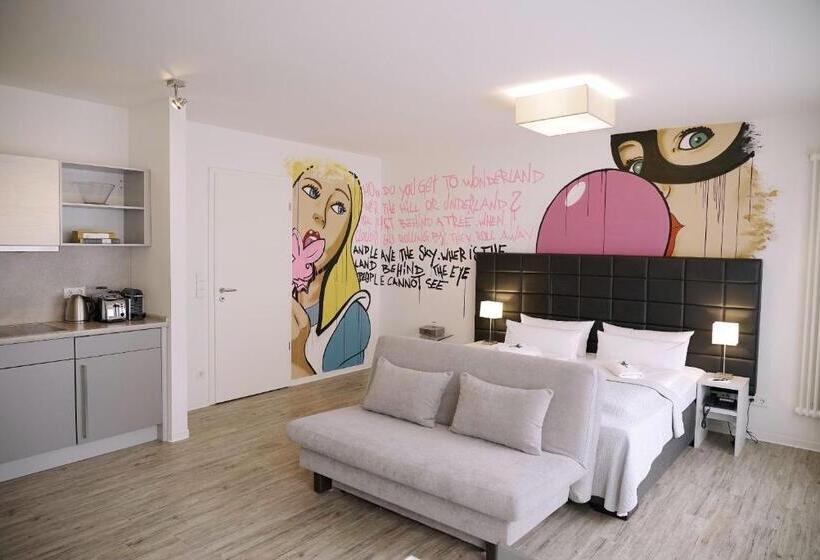 استودیوی سوپریور, Apartments Rosenthal Residence