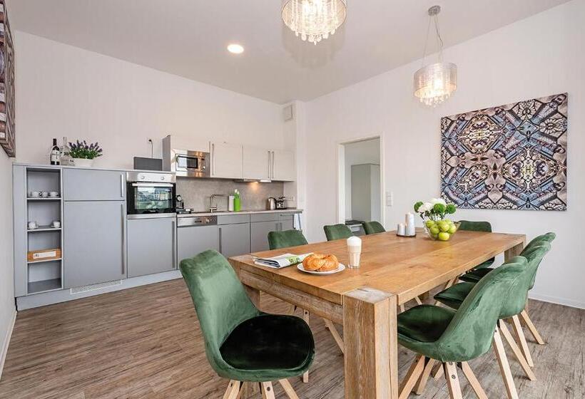 سوئیت پنت هاوس, Apartments Rosenthal Residence