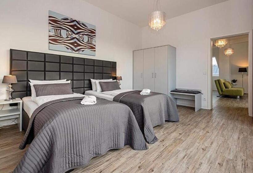 سوئیت پنت هاوس, Apartments Rosenthal Residence