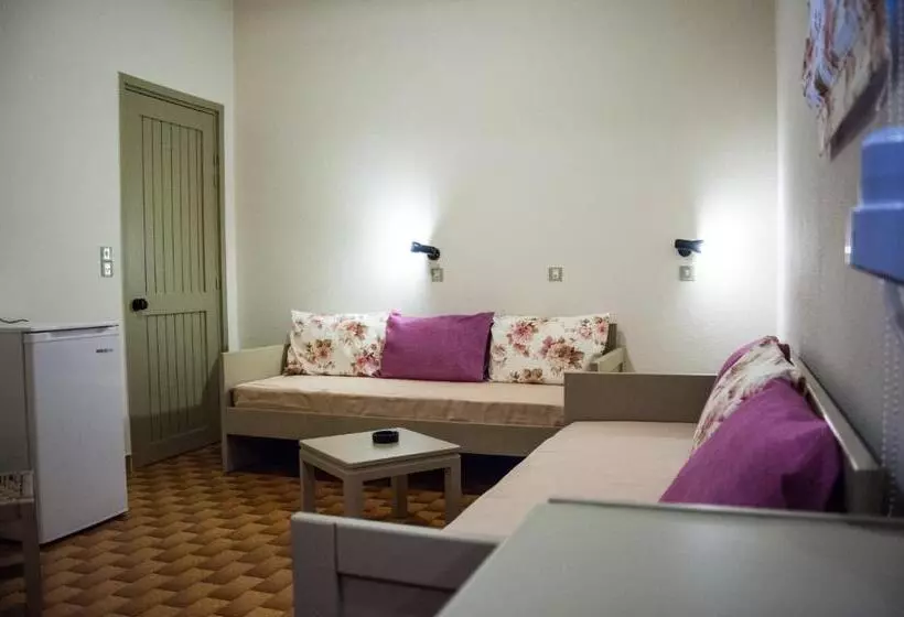 اتاق استاندارد چهار تخته, Argostoli