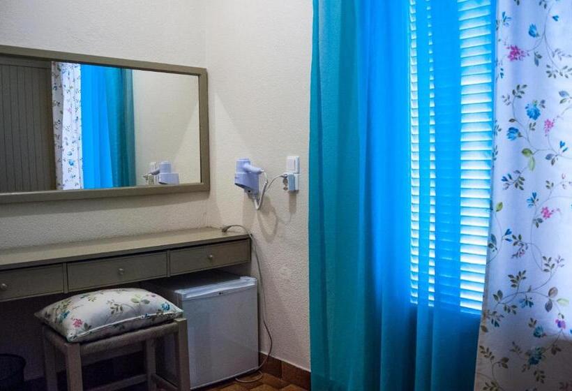 패밀리 룸, Argostoli