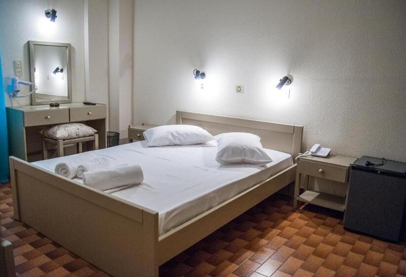 패밀리 룸, Argostoli