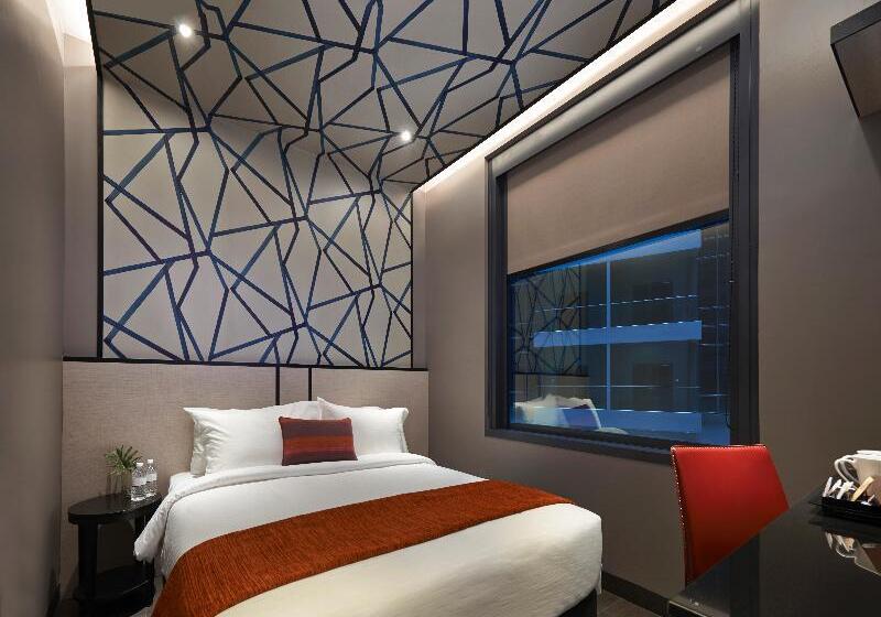 اتاق سوپریور, Boss