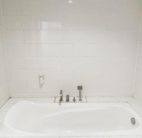 Номер Deluxe, Central Inn Senggigi