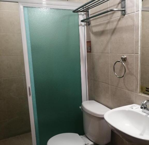 Номер Стандарт, Colonial