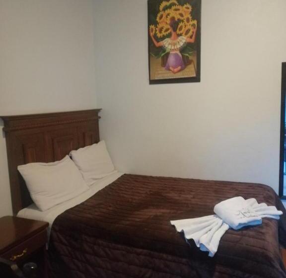 Номер Стандарт, Colonial