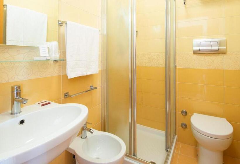 Standardzimmer mit Meerblick & Balkon, Columbus