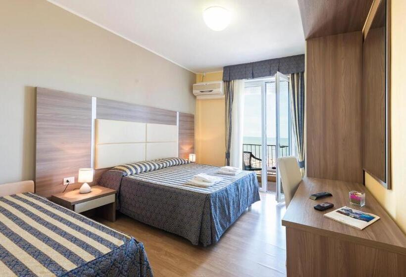 3-Bett-Standardzimmer Meerblick, Columbus