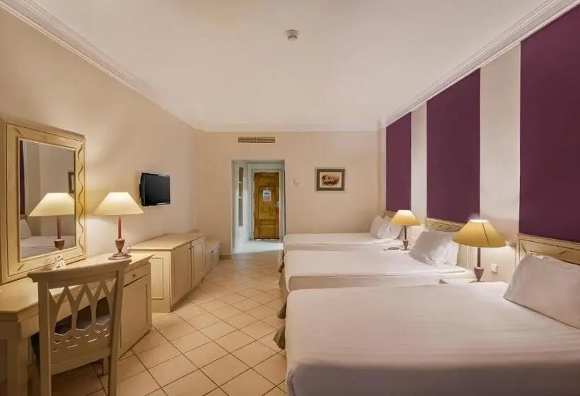 اتاق استاندارد سه تخته با چشم‌انداز باغ, Concorde El Salam Sharm El Sheikh Sport