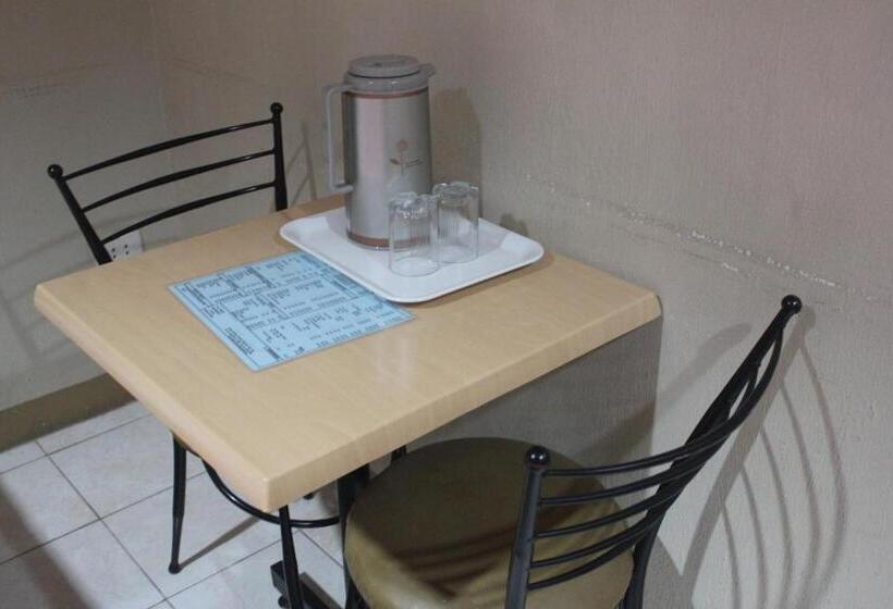 חדר אקונומי, Elegant Circle Inn