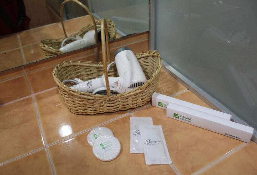 סוויטה, Elegant Circle Inn