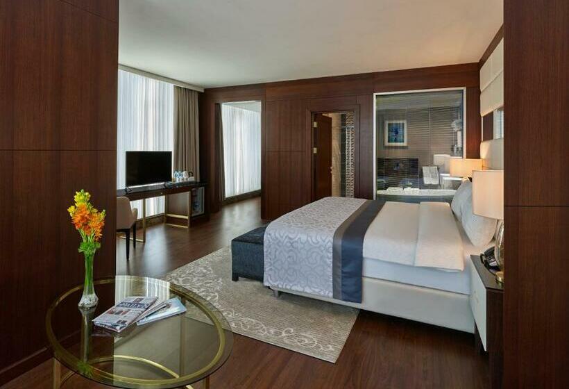 سوئیت راحتی, Elite World Grand Istanbul Basin Ekspres