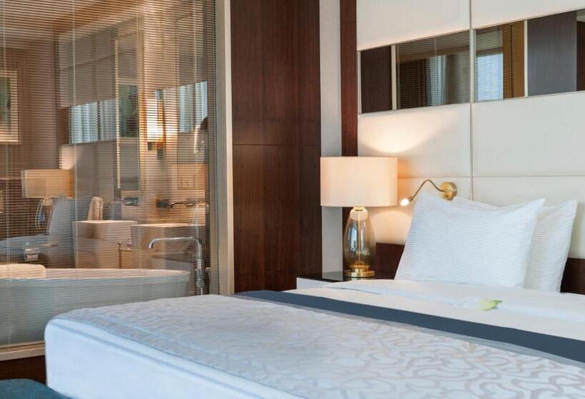 سوئیت با تخت بزرگ, Elite World Grand Istanbul Basin Ekspres